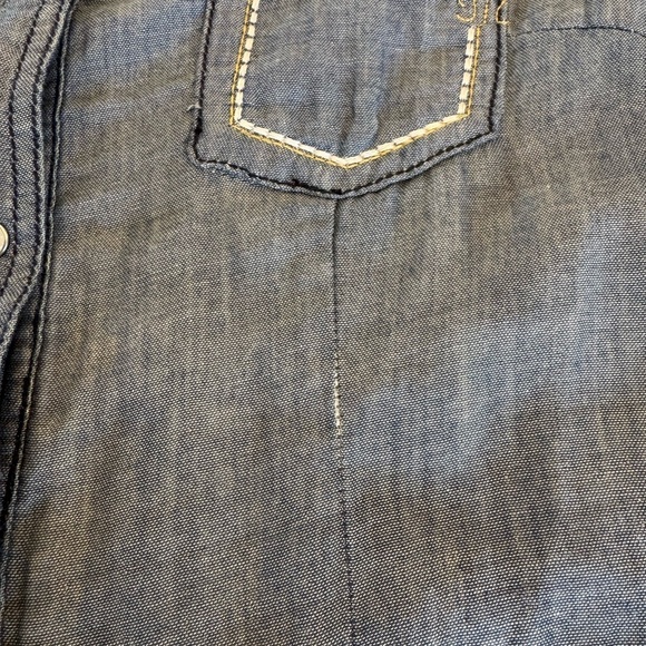 Miss Me Chambray Embellished Pearl Snap Short Sleeve Western Top / small - Picture 16 of 16